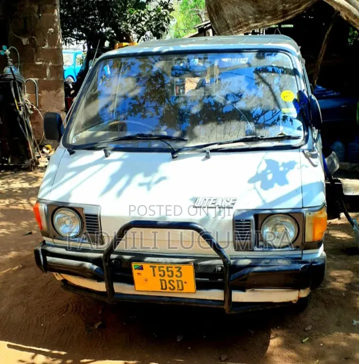 Toyota Lite-Ace 2003 White