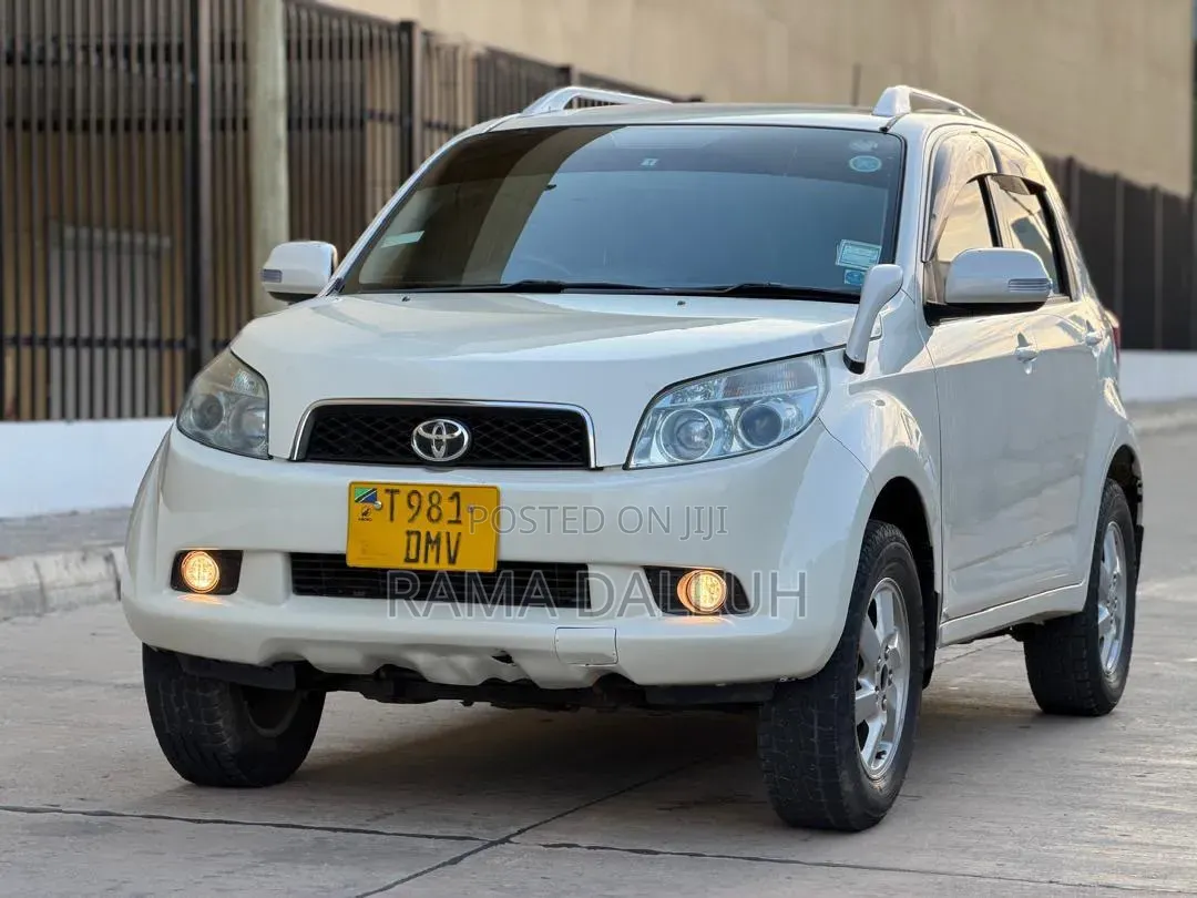 Toyota Rush 2006 White