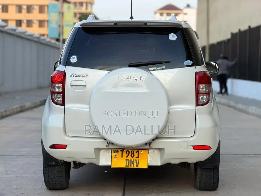 Toyota Rush 2006 White