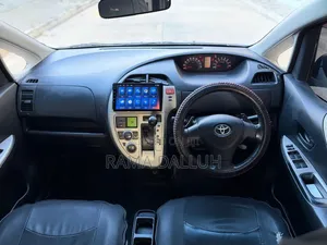 Toyota Ractis 2007 Silver