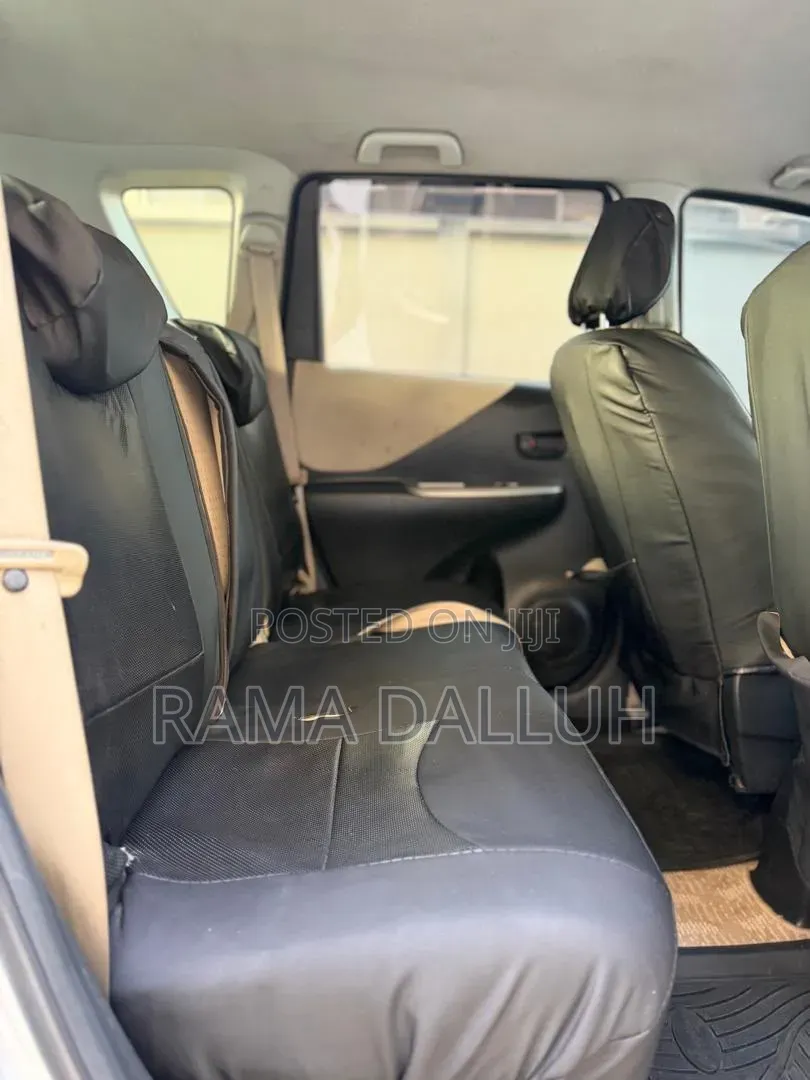 Toyota Ractis 2007 Silver