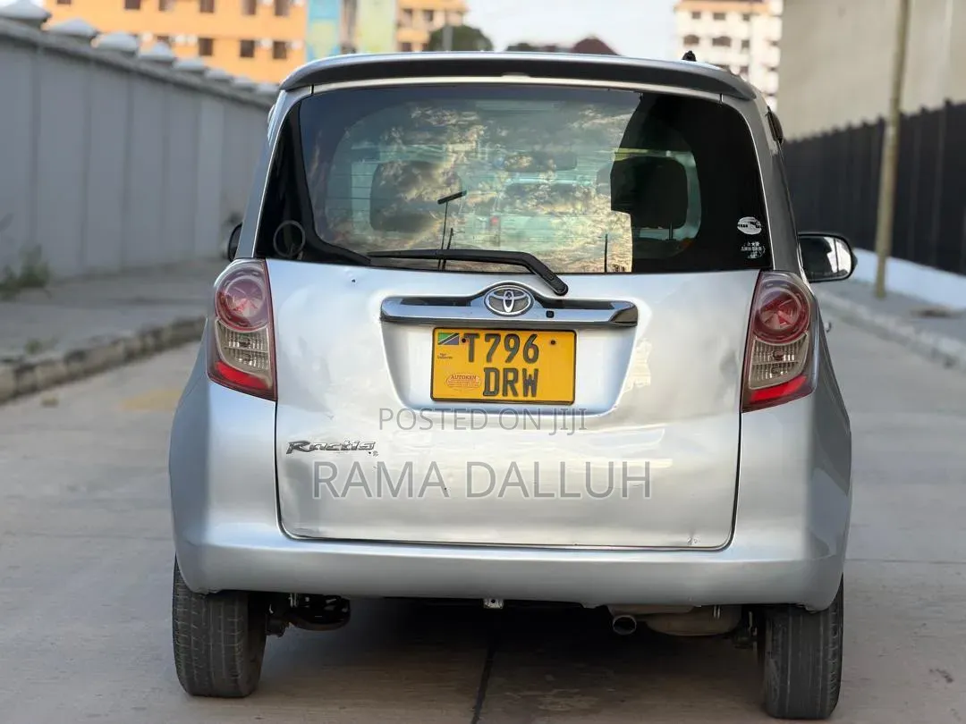 Toyota Ractis 2007 Silver