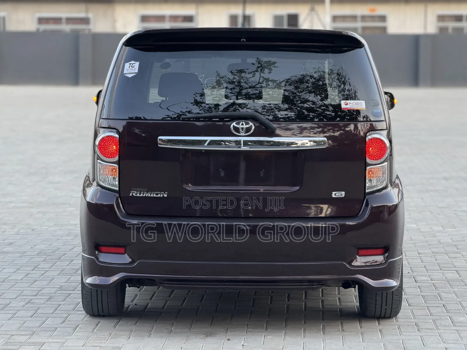 Toyota Corolla Rumion Hatchback 1.5 FWD 2011 Black