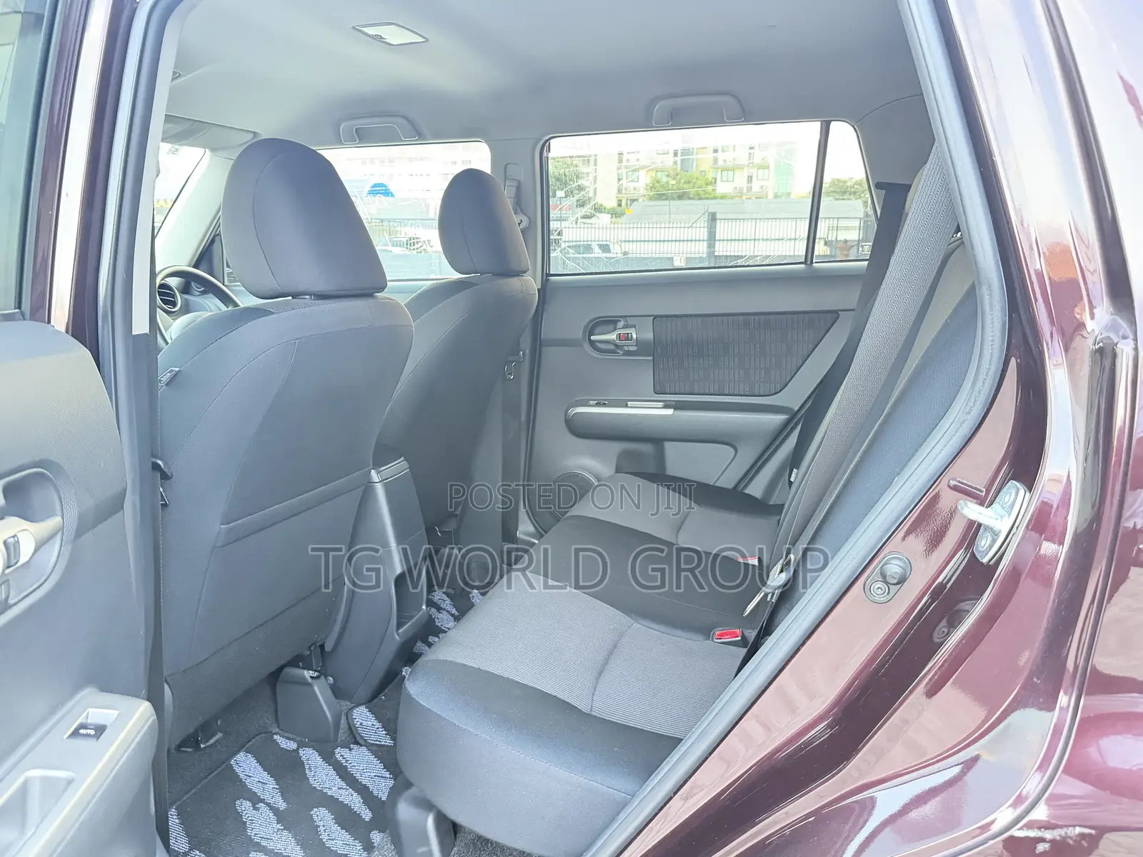 Toyota Corolla Rumion Hatchback 1.5 FWD 2011 Black