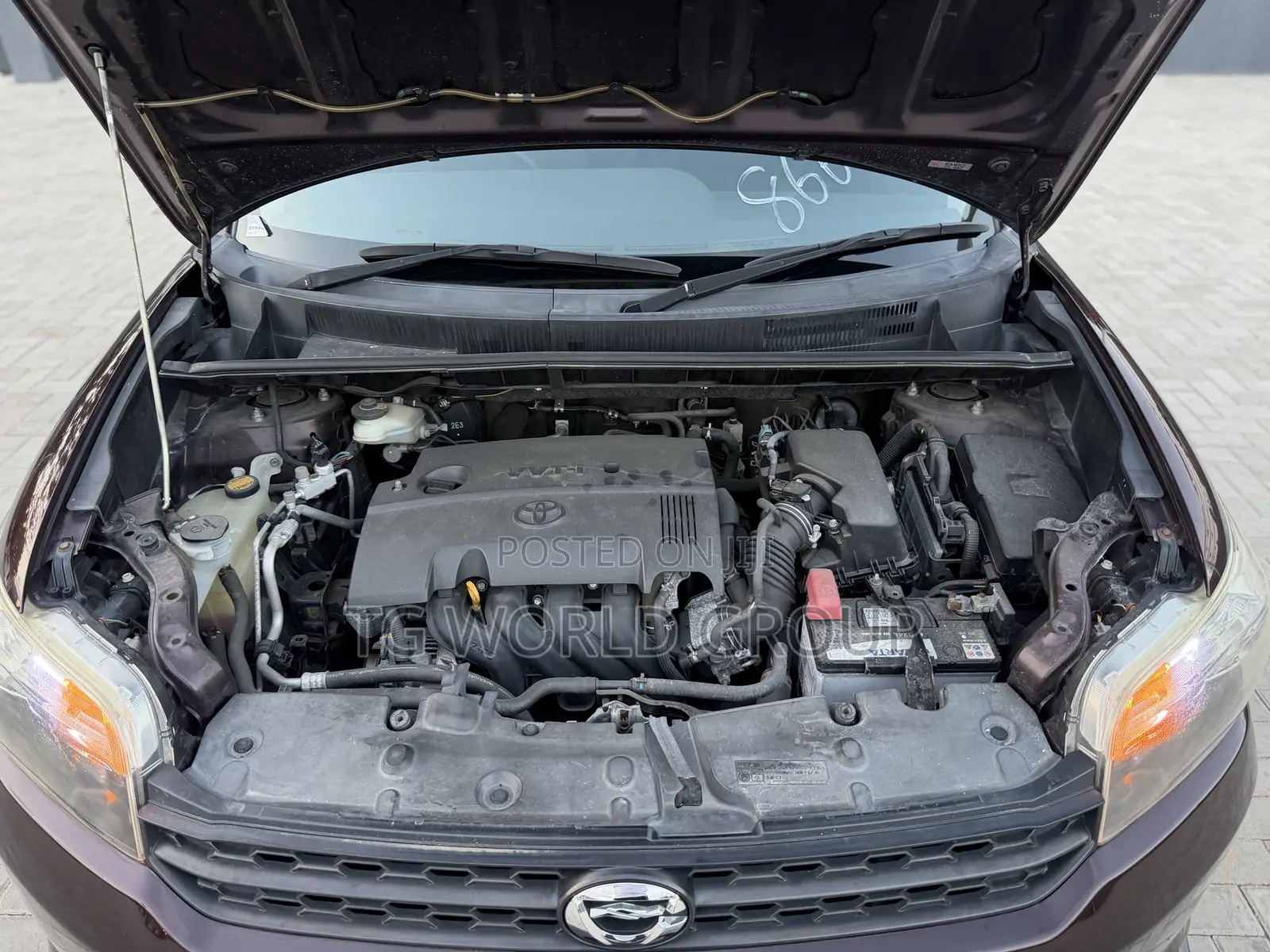 Toyota Corolla Rumion Hatchback 1.5 FWD 2011 Black