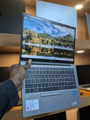 New Laptop HP ZBook 14 16GB Intel Core i5 SSD 512GB