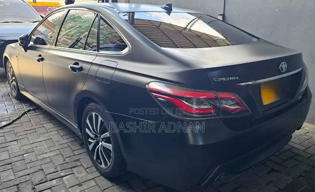 Toyota Crown 2019 Black
