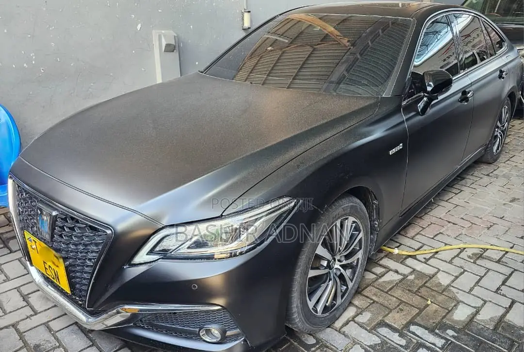 Toyota Crown 2019 Black