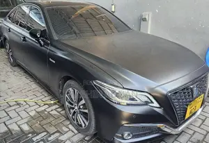 Toyota Crown 2019 Black