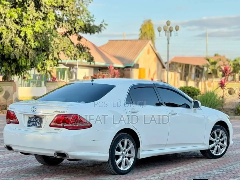 Toyota Crown 2009 White
