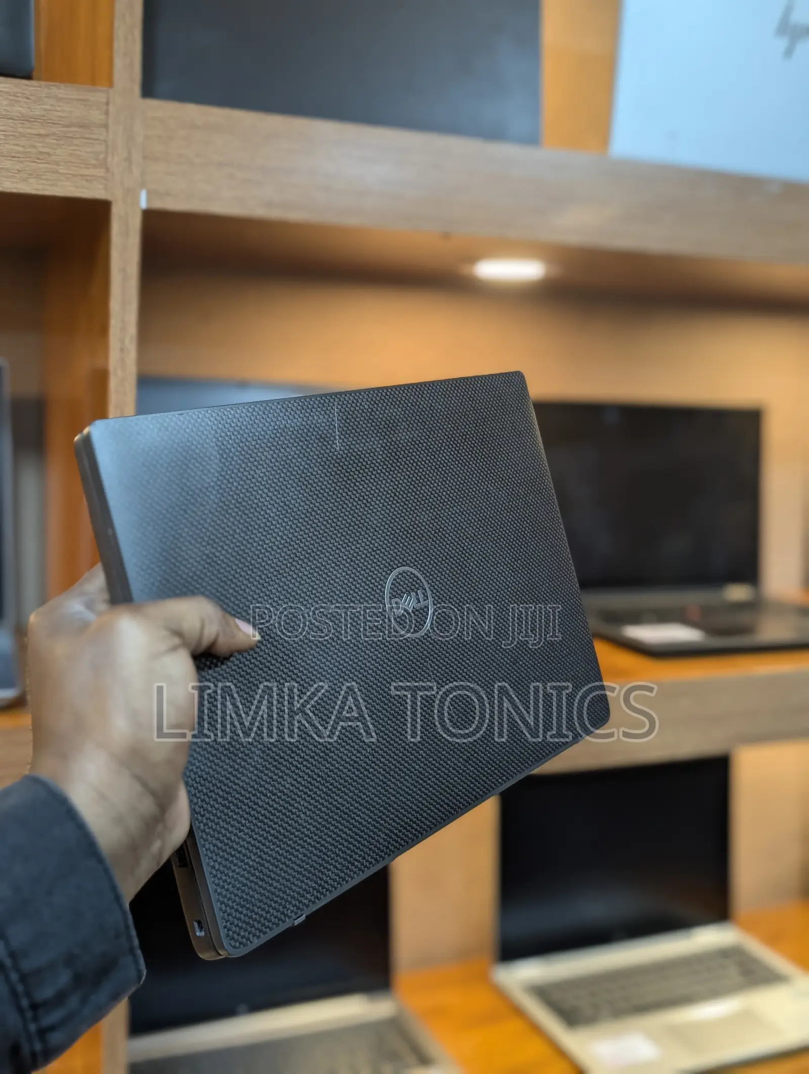 New Laptop Dell Latitude 7400 8GB Intel Core i5 SSD 256GB