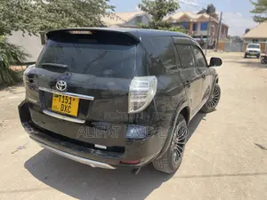Toyota Vanguard 2010 Black