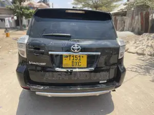 Toyota Vanguard 2010 Black