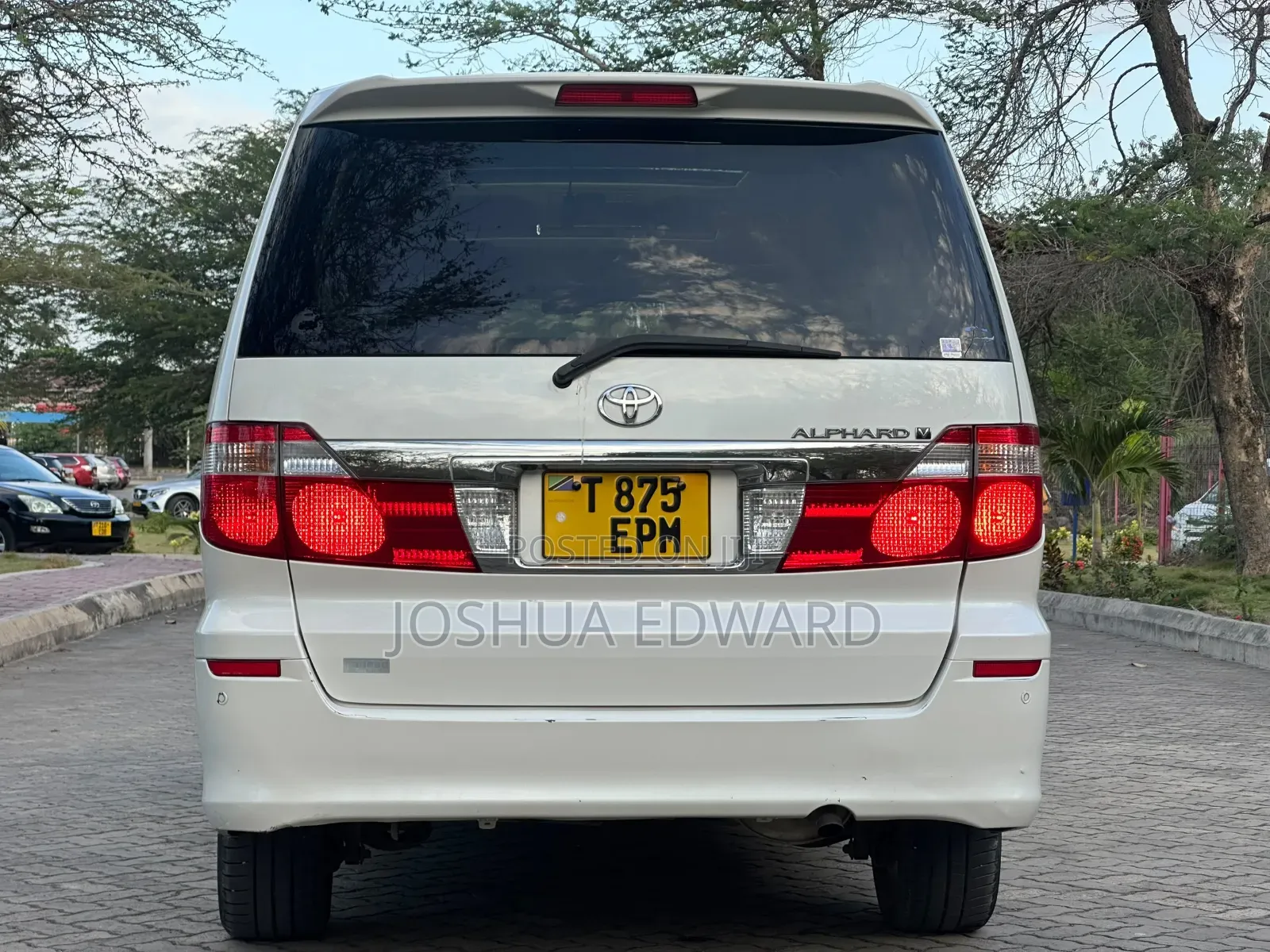 Toyota Alphard 2004 White