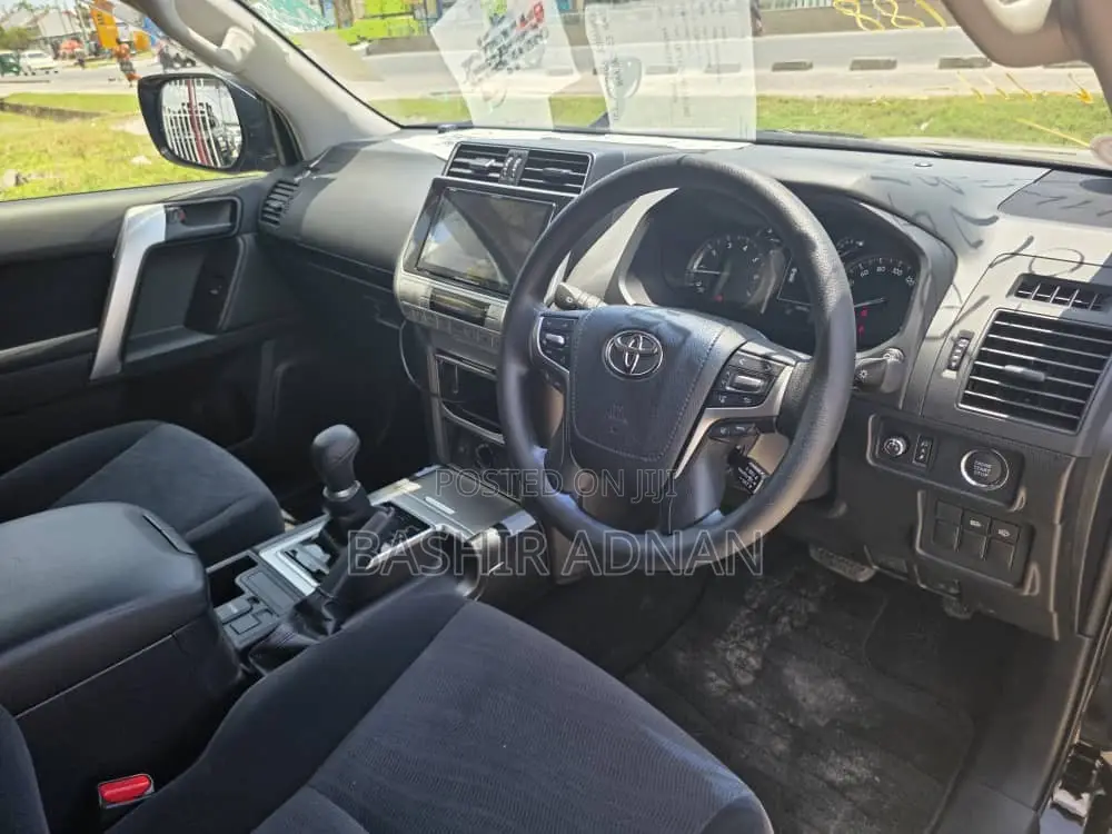Toyota Land Cruiser Prado 2.7 2023 Black