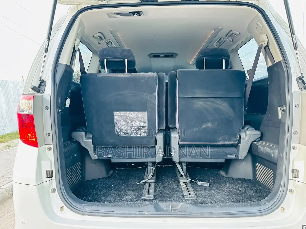 Toyota Alphard 2009 Pearl