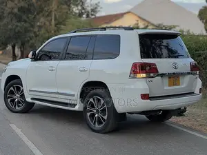 Toyota Land Cruiser 2014 White