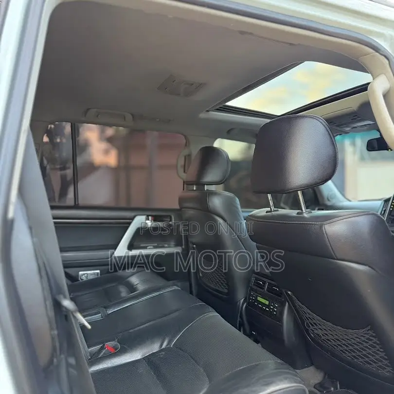 Toyota Land Cruiser 2014 White