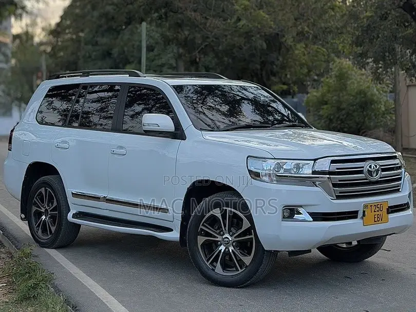 Toyota Land Cruiser 2014 White