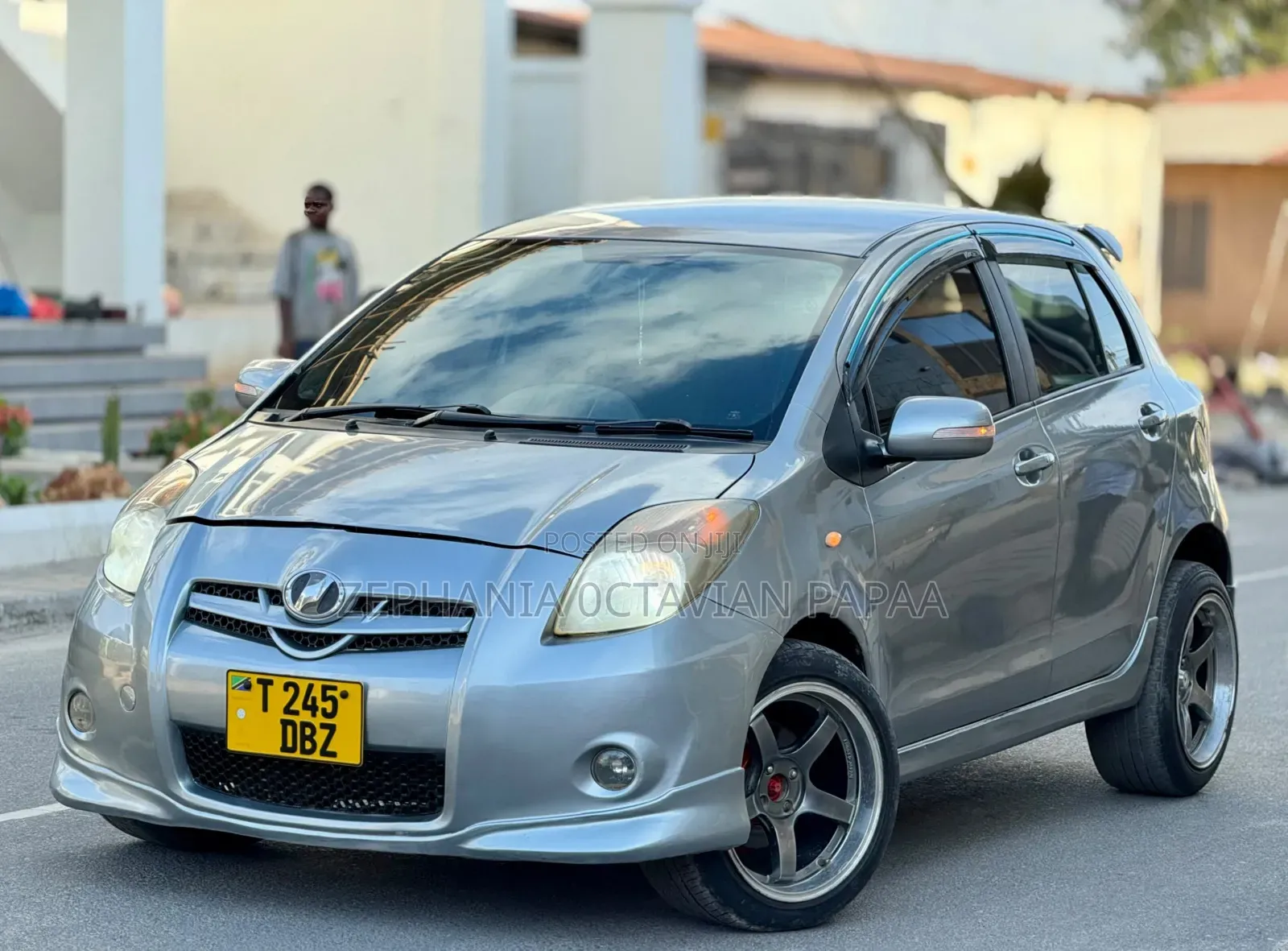 Toyota Vitz 2006 Silver