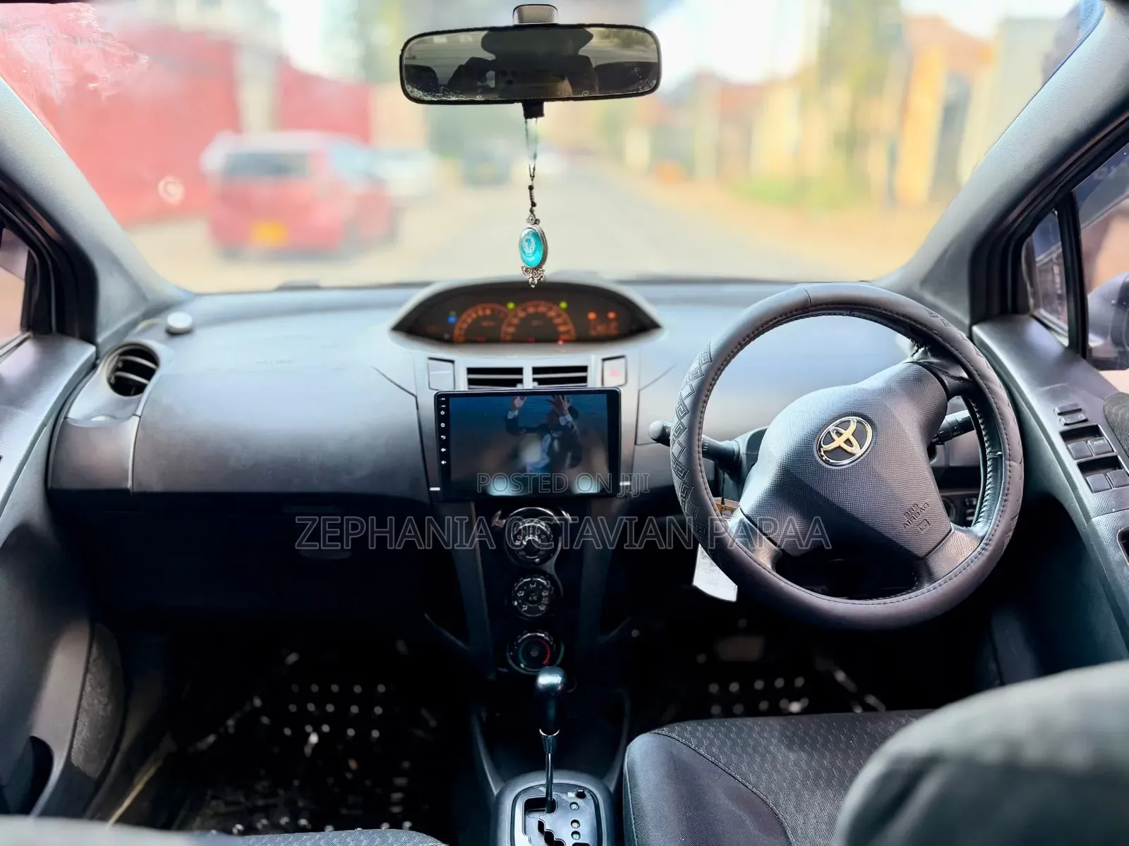 Toyota Vitz 2006 Silver