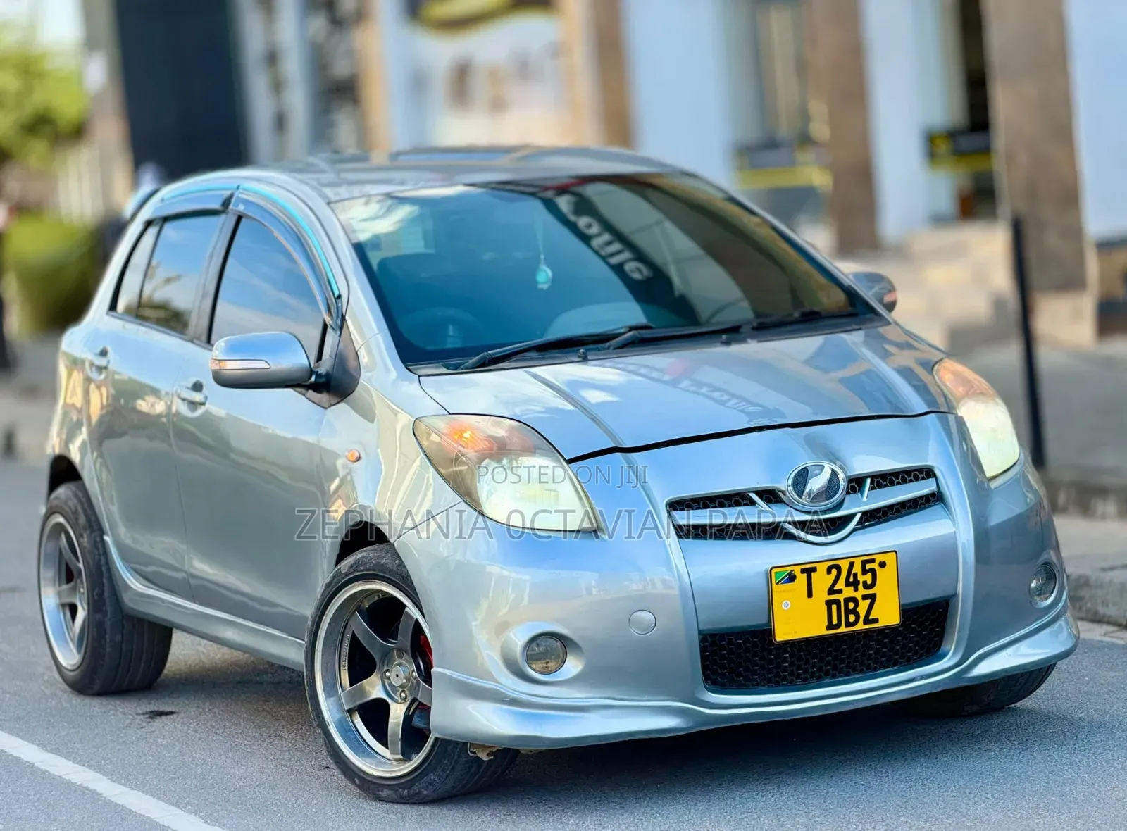 Toyota Vitz 2006 Silver