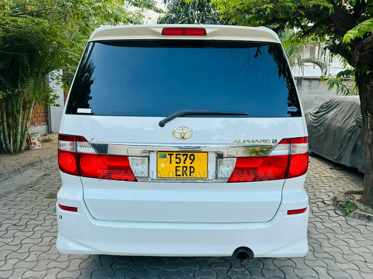 Toyota Alphard 2006 White