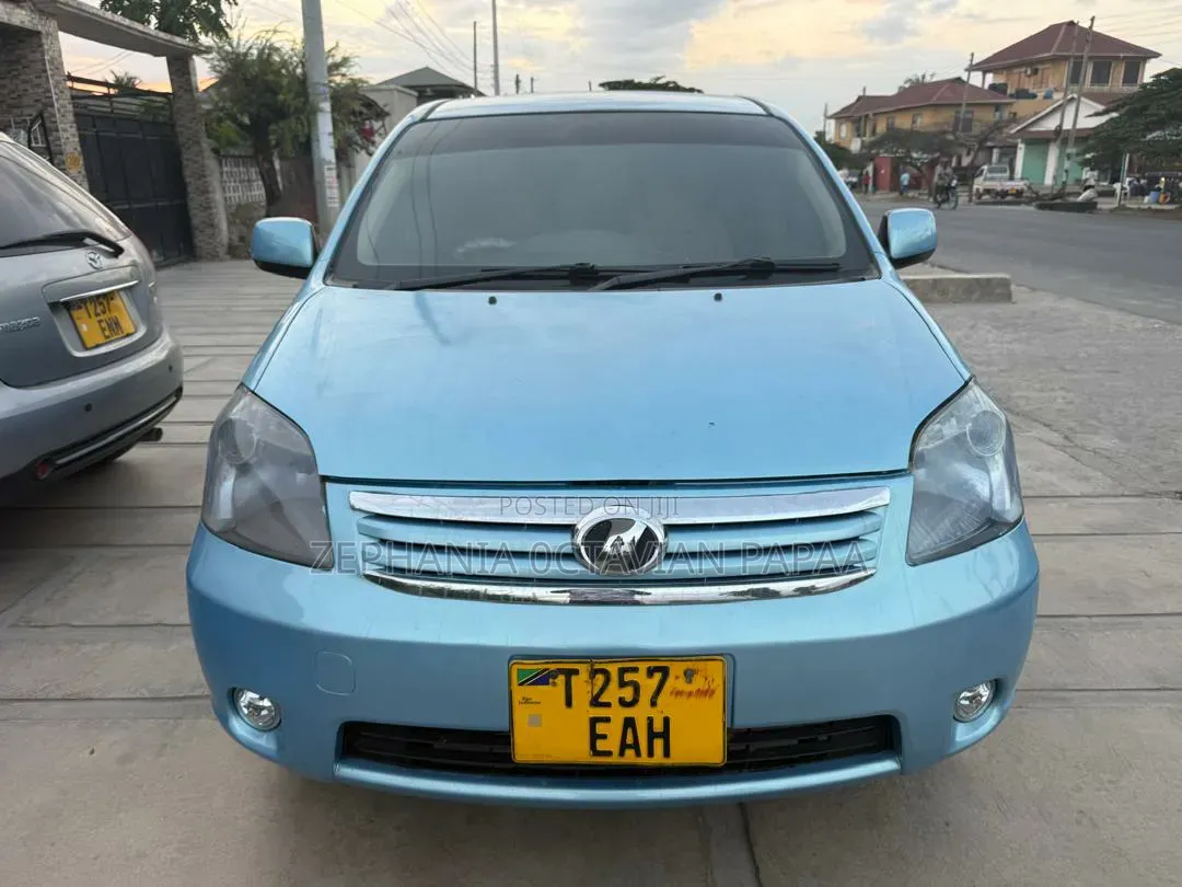 Toyota Raum 2004 Blue