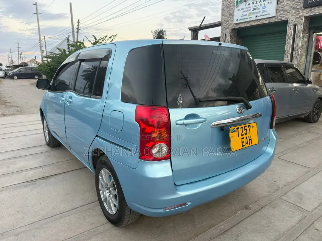 Toyota Raum 2004 Blue