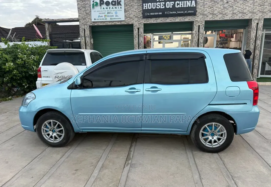 Toyota Raum 2004 Blue