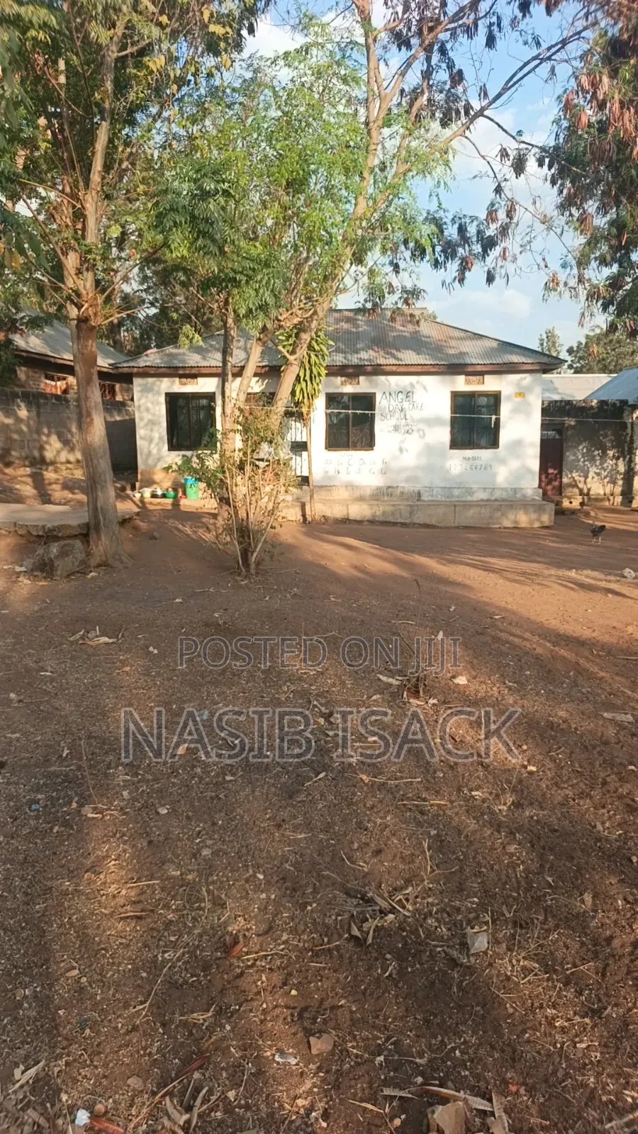 Furnished 8bdrm House in Mkolani for sale