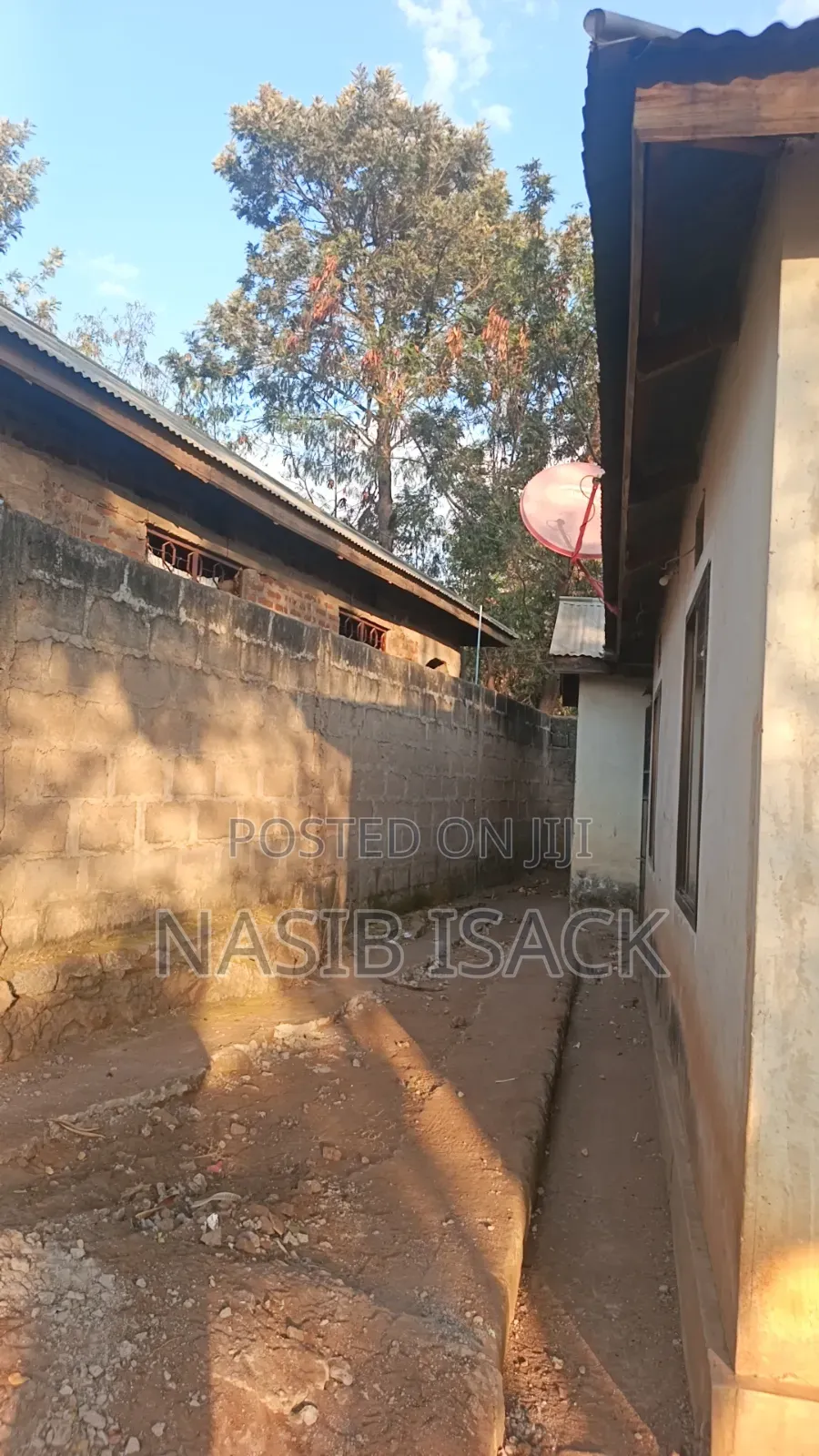 Furnished 8bdrm House in Mkolani for sale