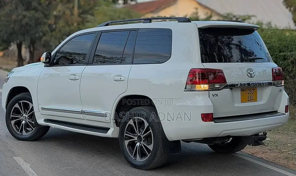 Toyota Land Cruiser 2014 White