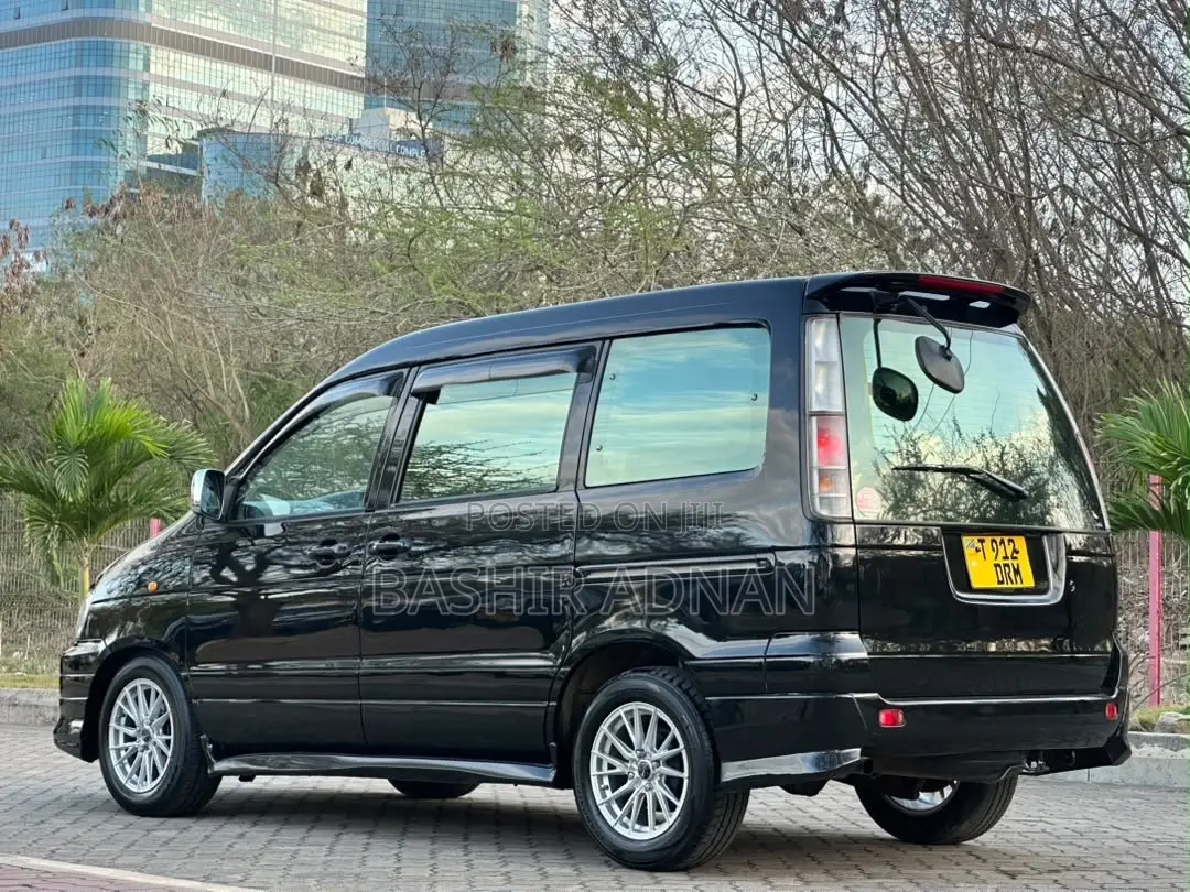 Toyota Noah 2.0 FWD (8 Seater) 2001 Black