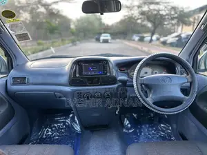 Toyota Noah 2.0 FWD (8 Seater) 2001 Black