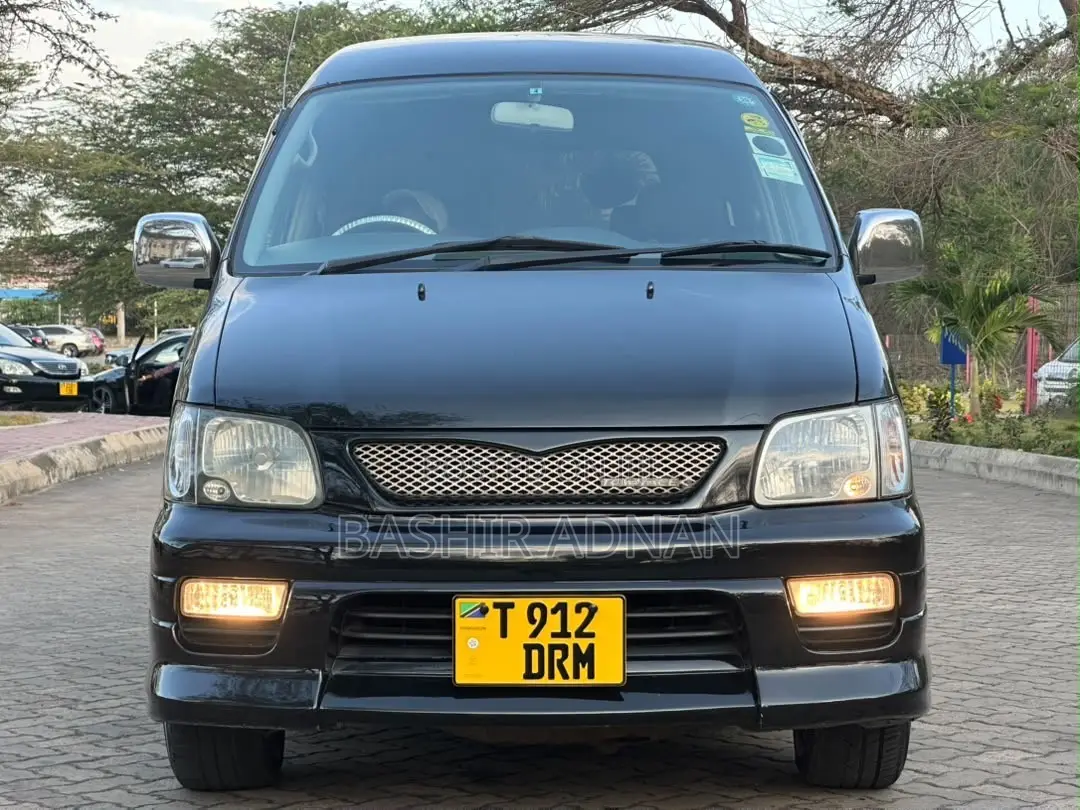 Toyota Noah 2.0 FWD (8 Seater) 2001 Black