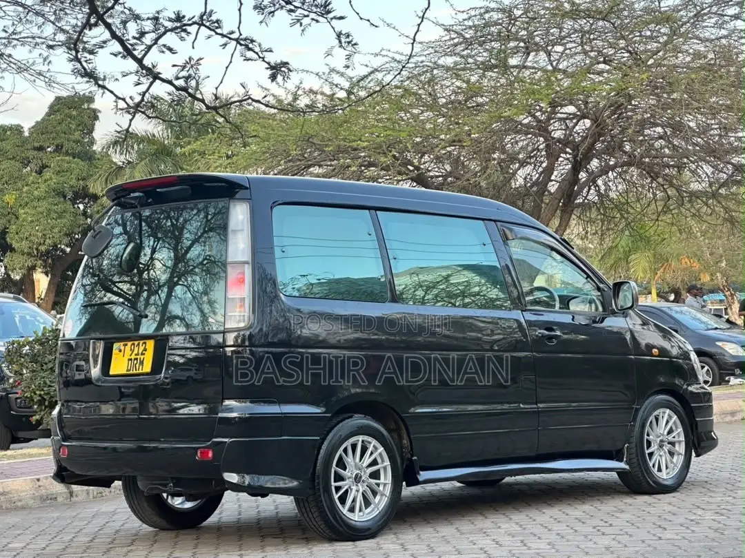 Toyota Noah 2.0 FWD (8 Seater) 2001 Black