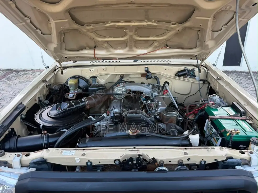 Toyota Land Cruiser 79 Series 2012
