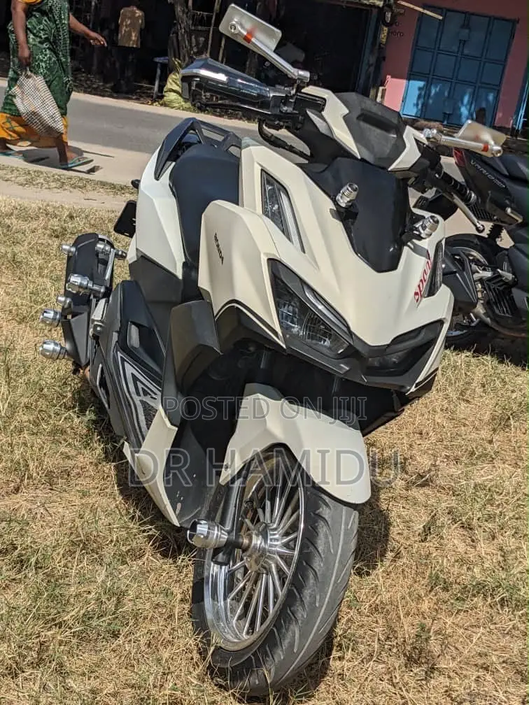 Honda Vario 2024 Gray