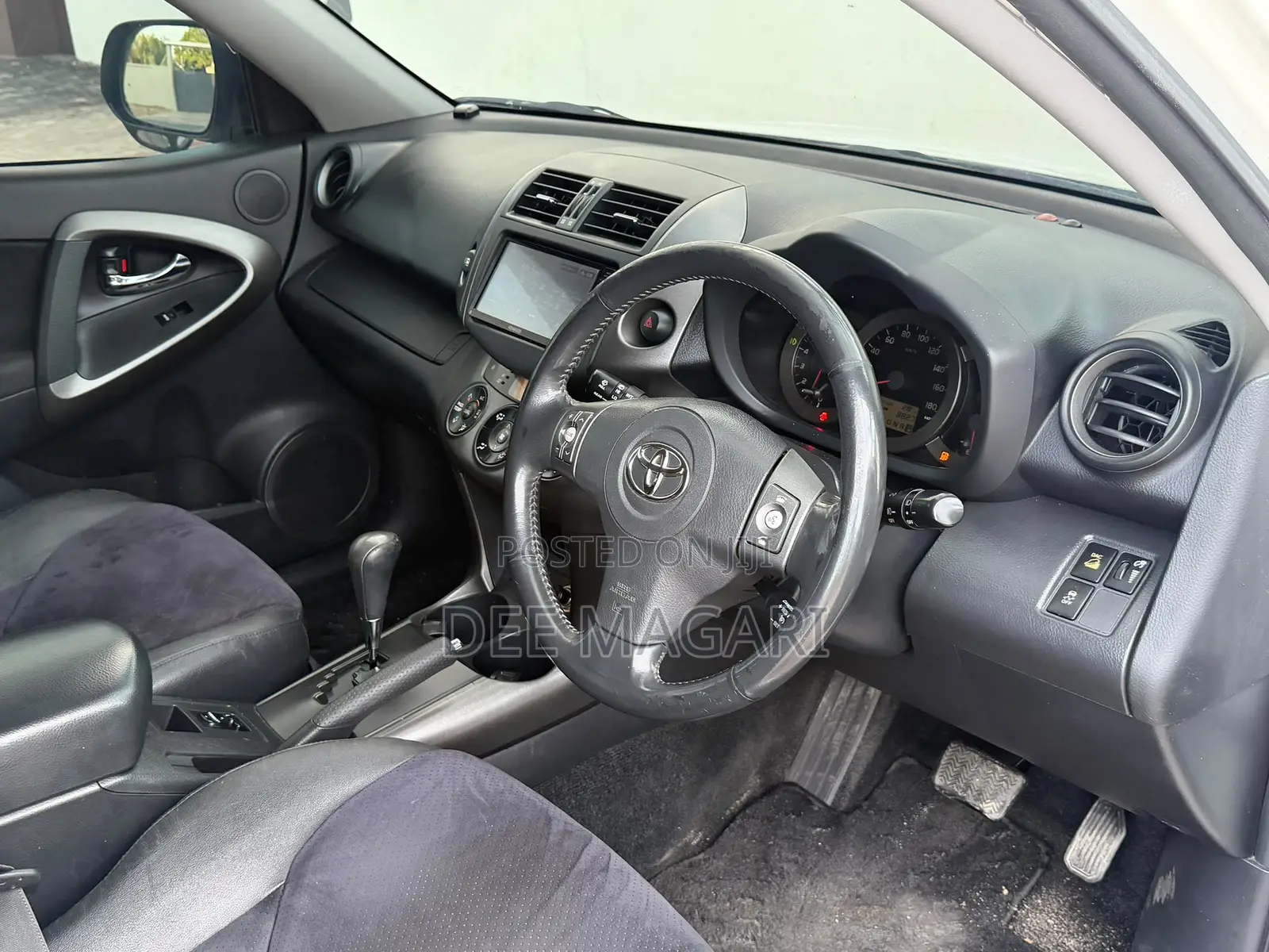 Toyota Vanguard 2009 White