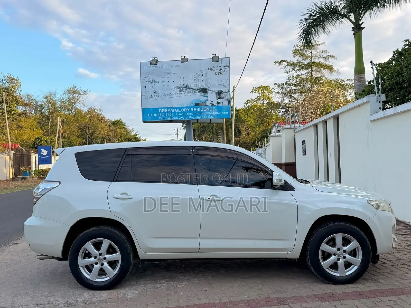 Toyota Vanguard 2009 White