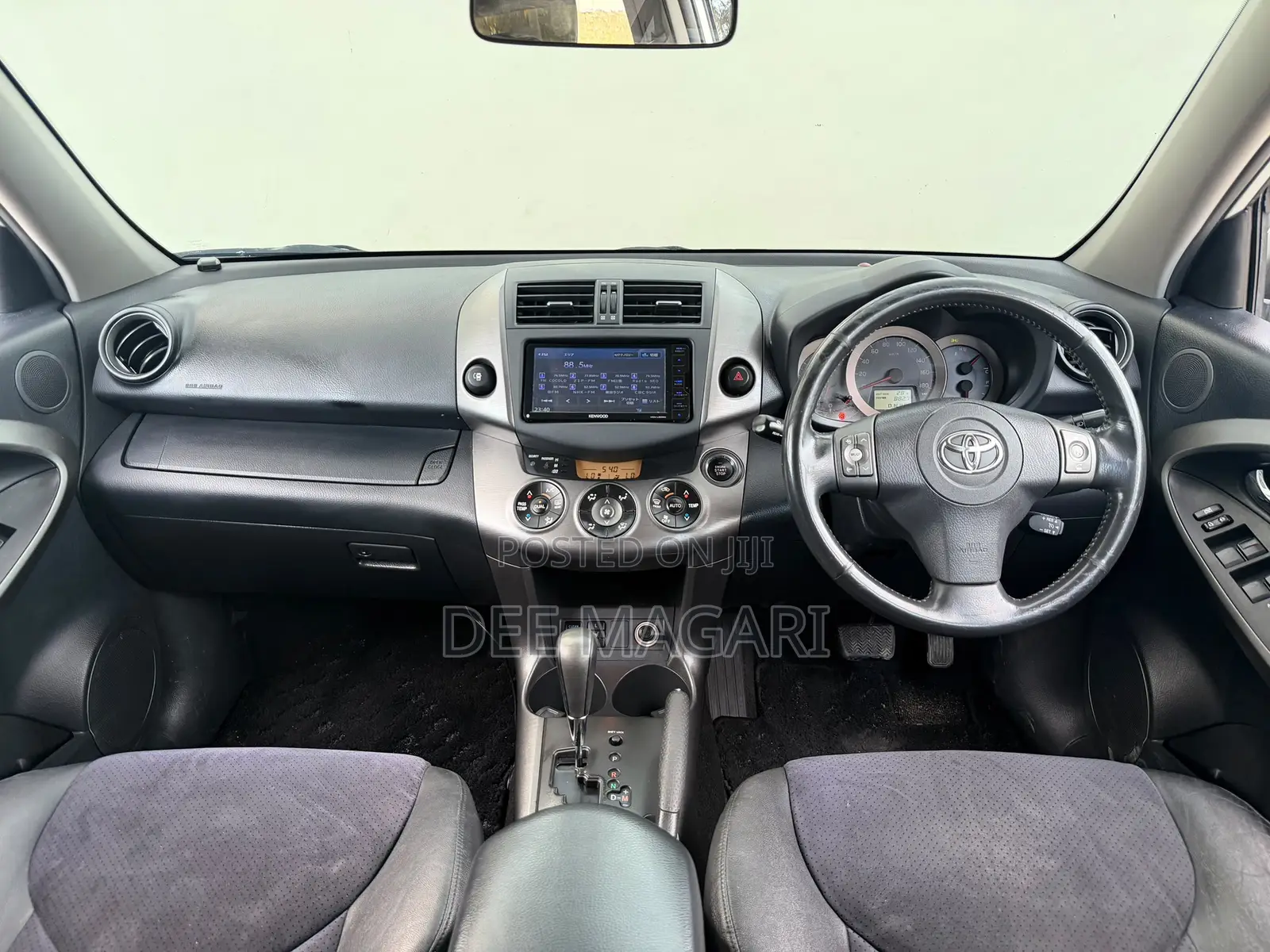 Toyota Vanguard 2009 White