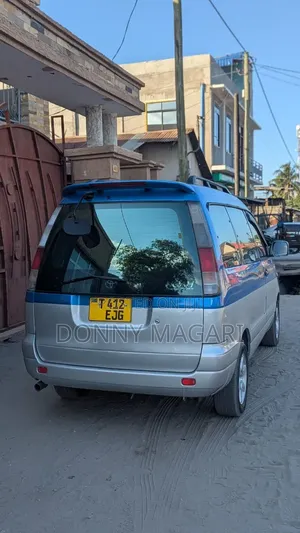 Toyota Noah 2.0 AWD (8 Seater) 2001 Blue