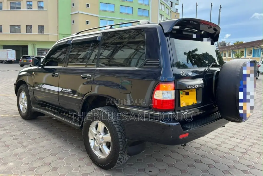 Toyota Land Cruiser 2004 Black