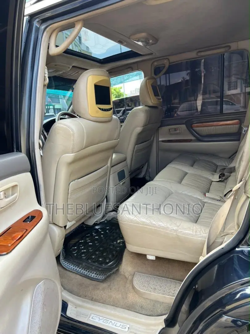 Toyota Land Cruiser 2004 Black