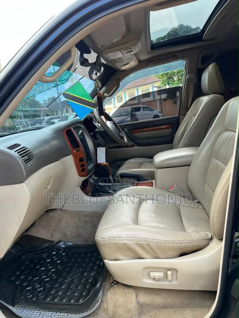 Toyota Land Cruiser 2004 Black