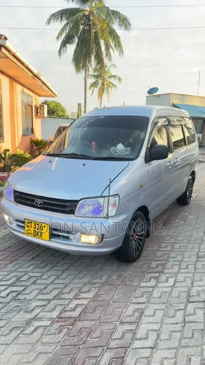 Toyota Noah 2001 Silver