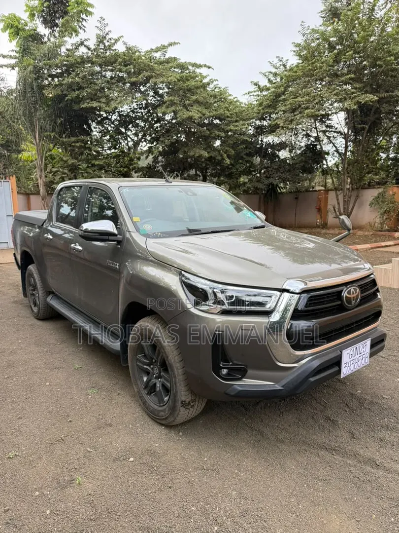 Toyota Hilux 2022 Beige