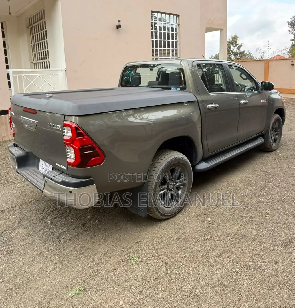 Toyota Hilux 2022 Beige
