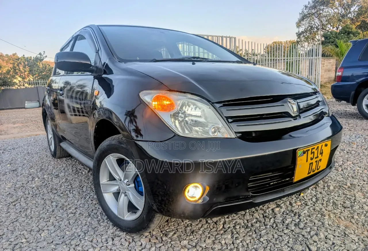 Toyota IST 2005 Black